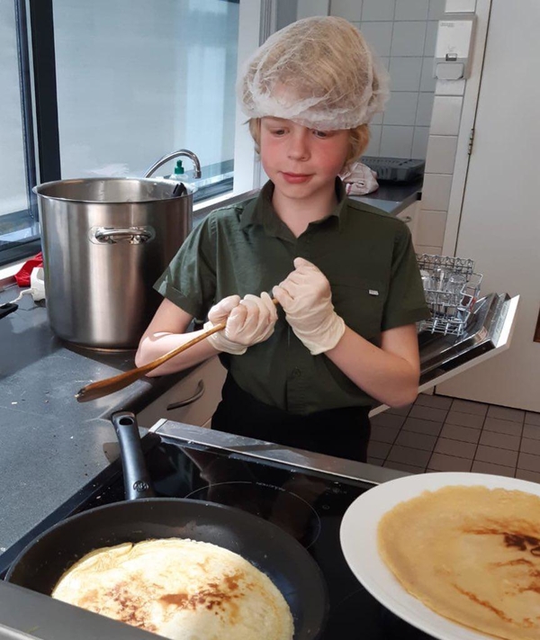 NLdoet pannenkoekenactie in Meerzicht