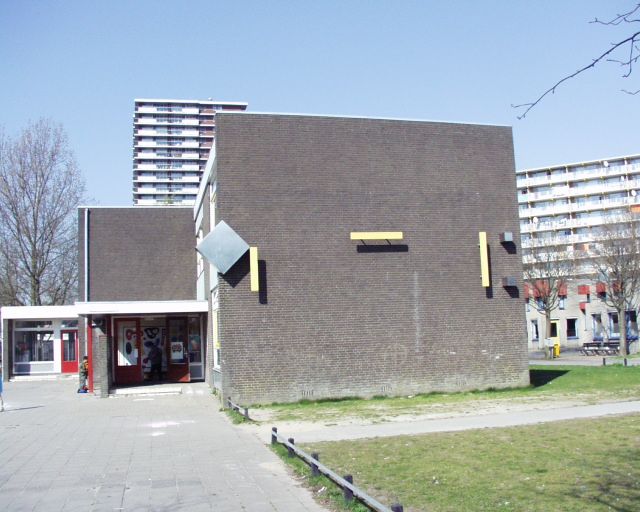 Jan Maaskant Relief oude situatie op school in Palenstein