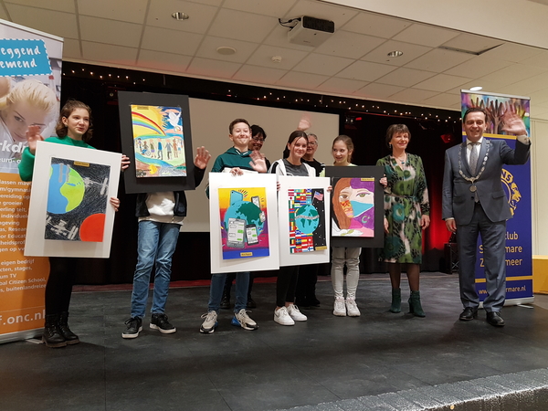 Winnaars en eervolle vermeldingen Peace Poster Contest ONC Parkdreef