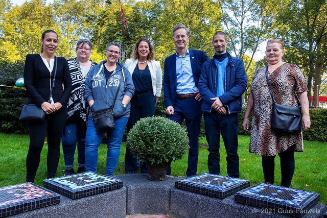 heropening middenlpein alferbos 022 paalvast heemskerk met leden bewonerscommissie