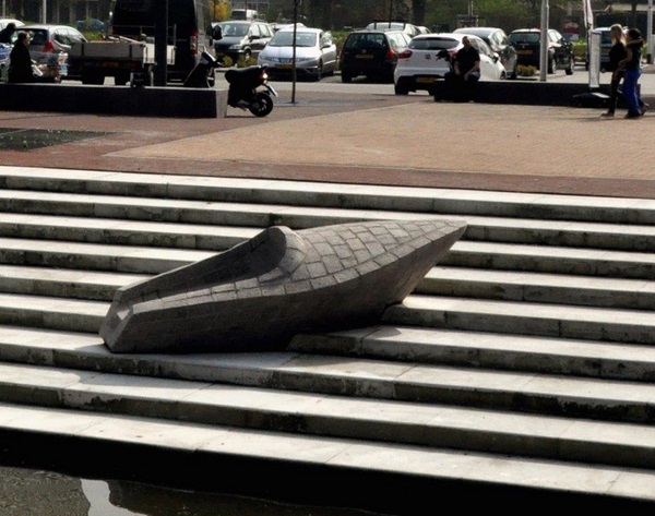 Speedboat vijverhoek